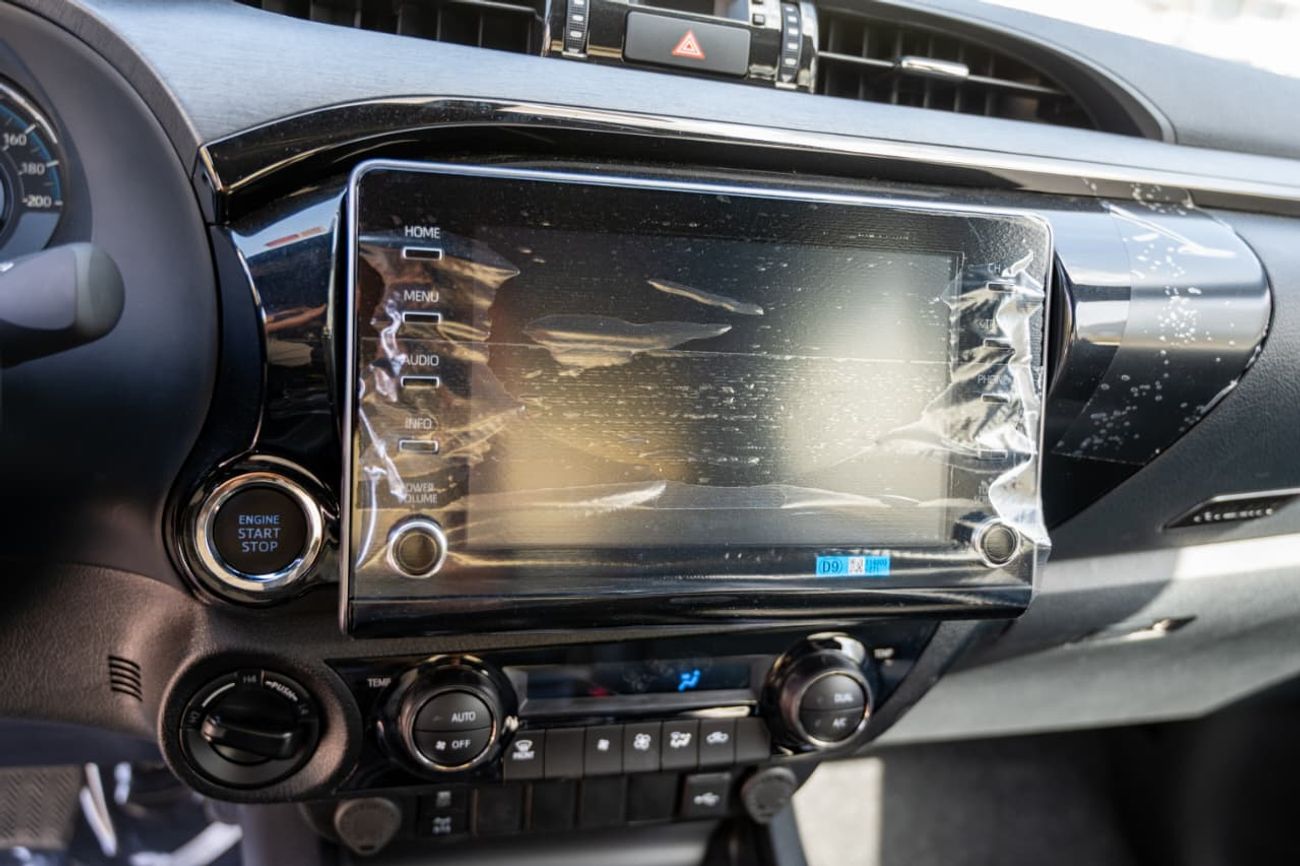 تويوتا هيلوكس 2.8L GD Adventure | Double Cabin Pickup | Automatic | Four Wheel drive | Diesel | 5 Seats | 4 Door