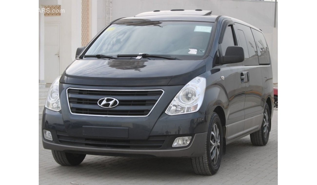 Hyundai Grand Starex Hyundai Grand starex 2018 full option imported from Korea gray excellent condition without accidents