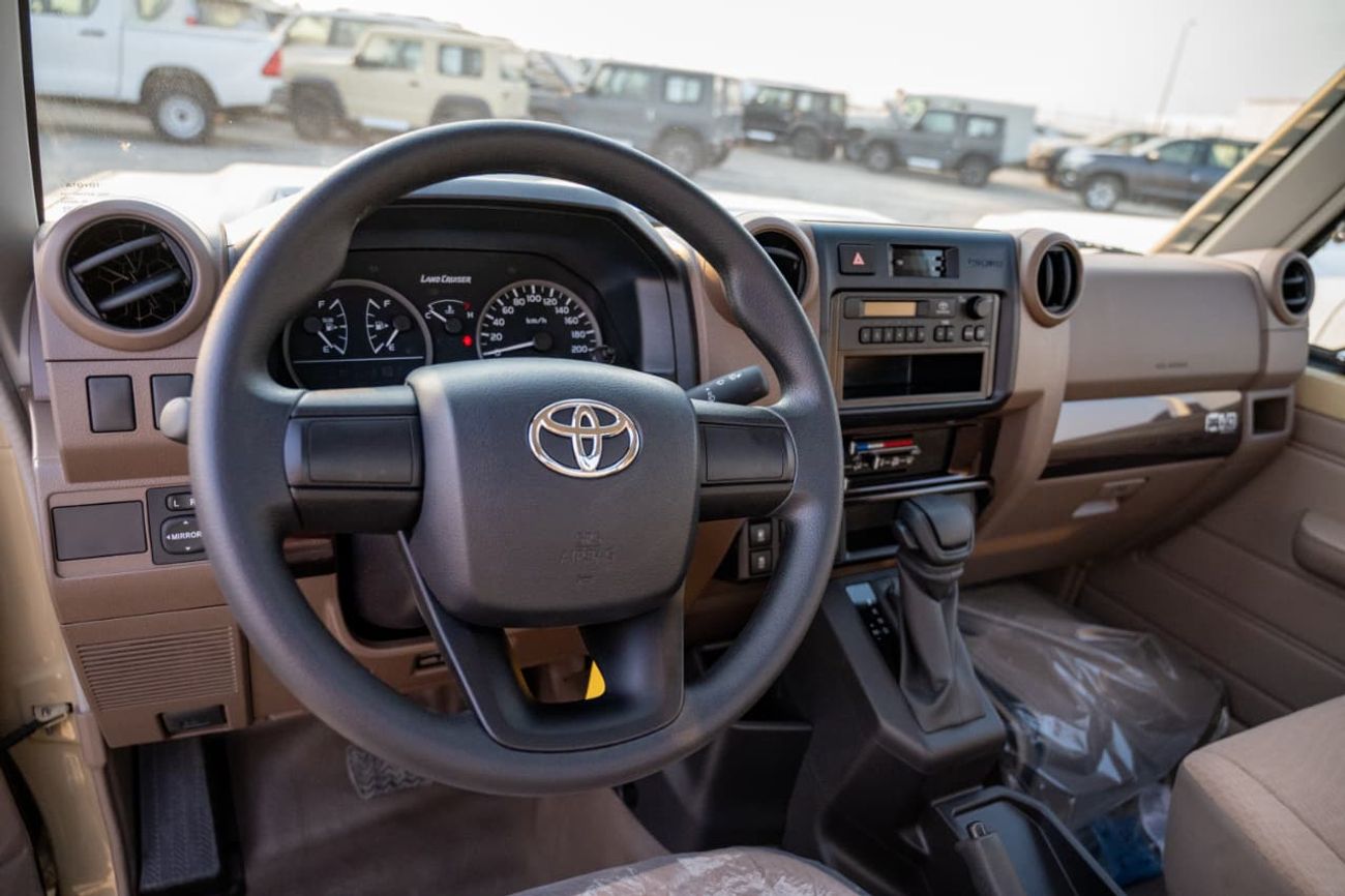 تويوتا لاند كروزر بيك آب 4.0L Single Cabin | Automatic | Petrol | Four Wheel Drive | 2 Doors | V6