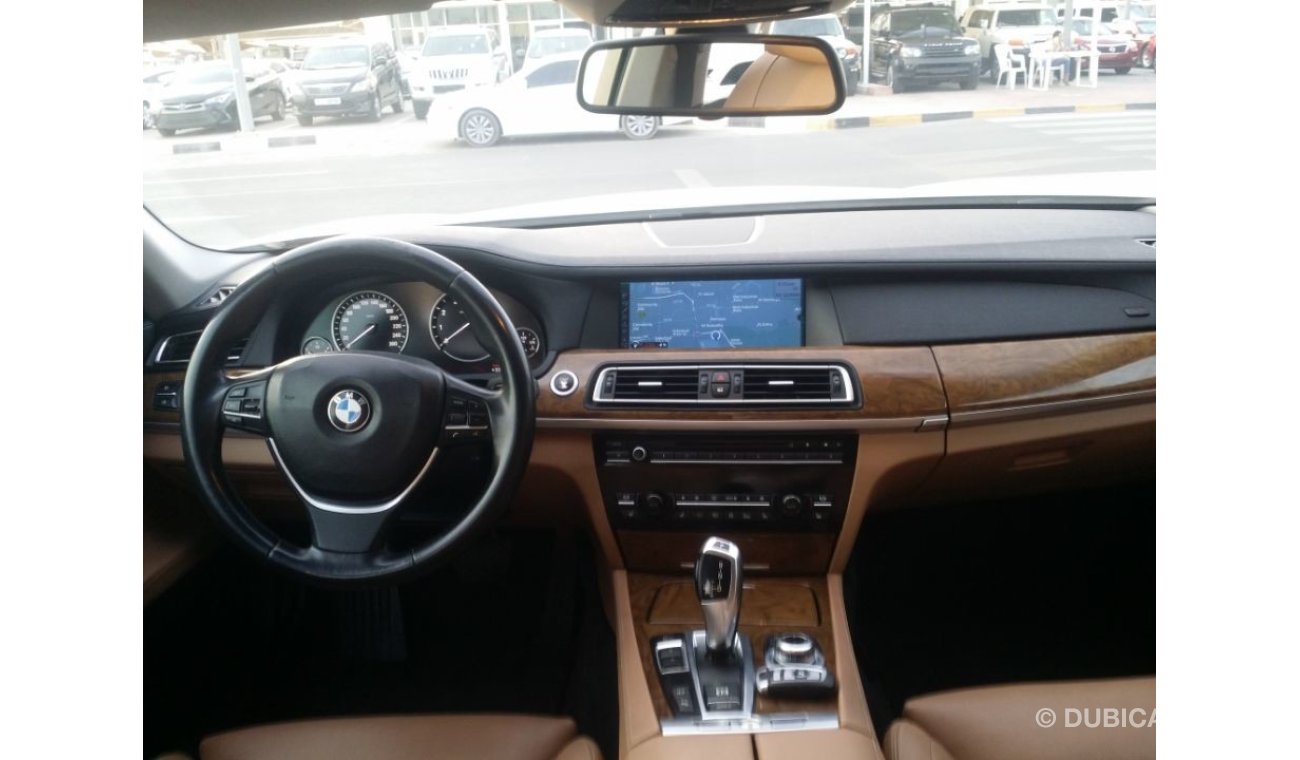 BMW 750Li Li - GCC