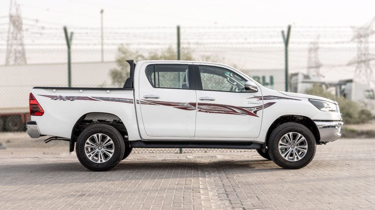 تويوتا هيلوكس 2025 Toyota Hilux SGLX 2.4L MT Diesel (White-Black)