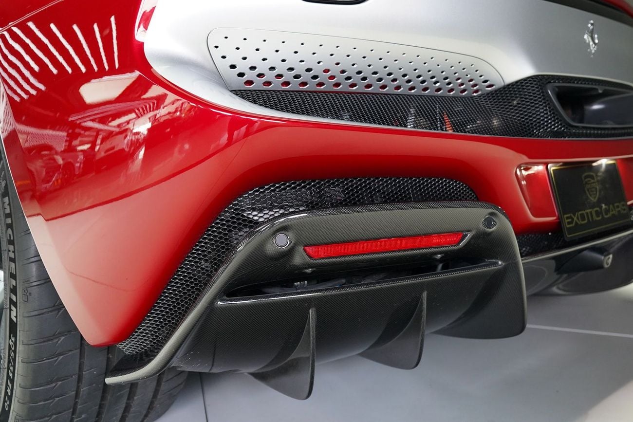 فيراري 296 GTS