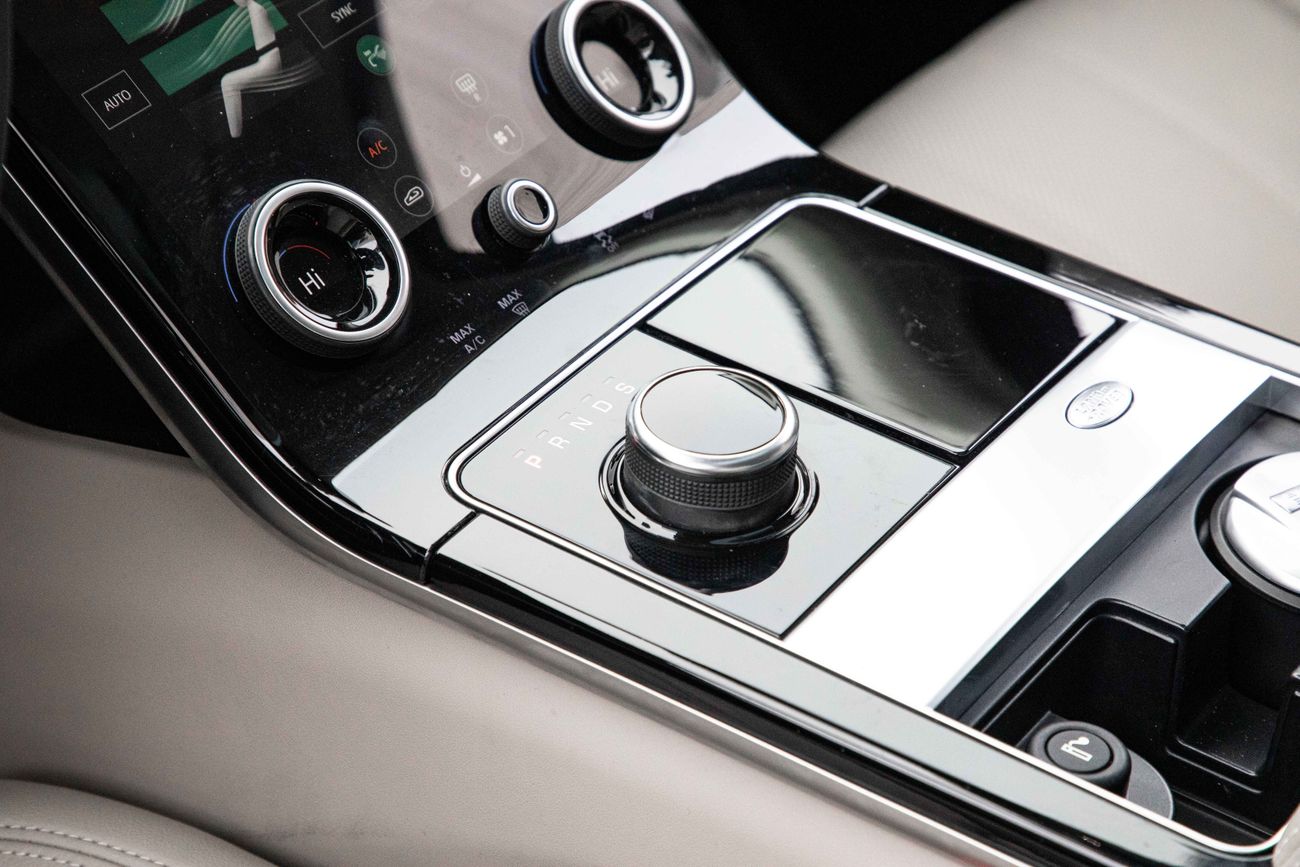 لاند روفر رينج روفر فيلار Range Rover Velar | 2,546 P.M | 0% Downpayment | P250 S | FSH!