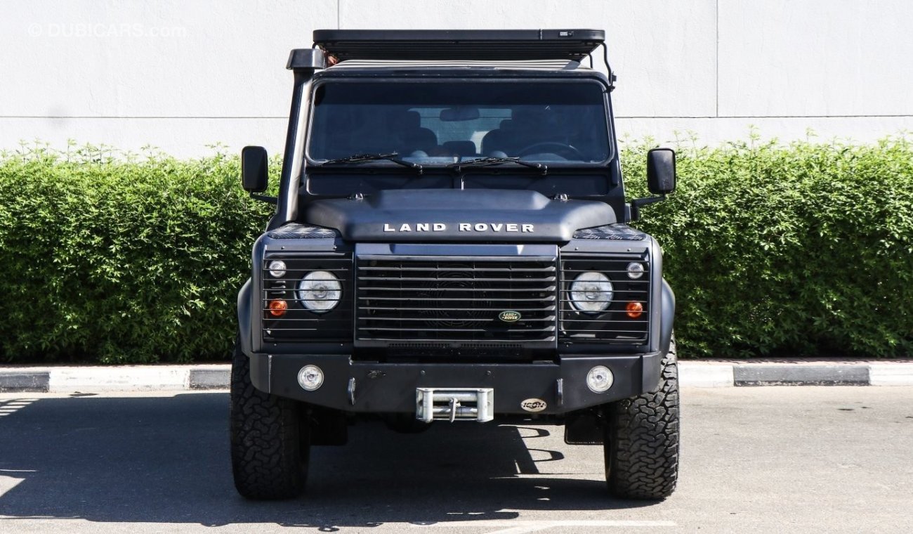 Land Rover Defender / Manual transmission - Diesel / GCC Specifications