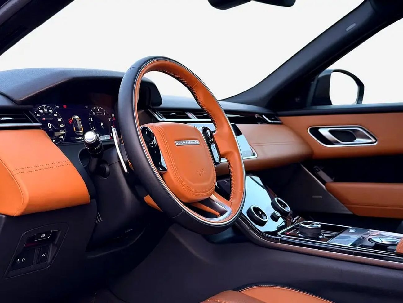 Land Rover Range Rover Velar R-DYNAMIC SE LUXURY R-DYNAMIC SE | P250 | PANORAMIC ROOF | 2.0L TURBO | GCC