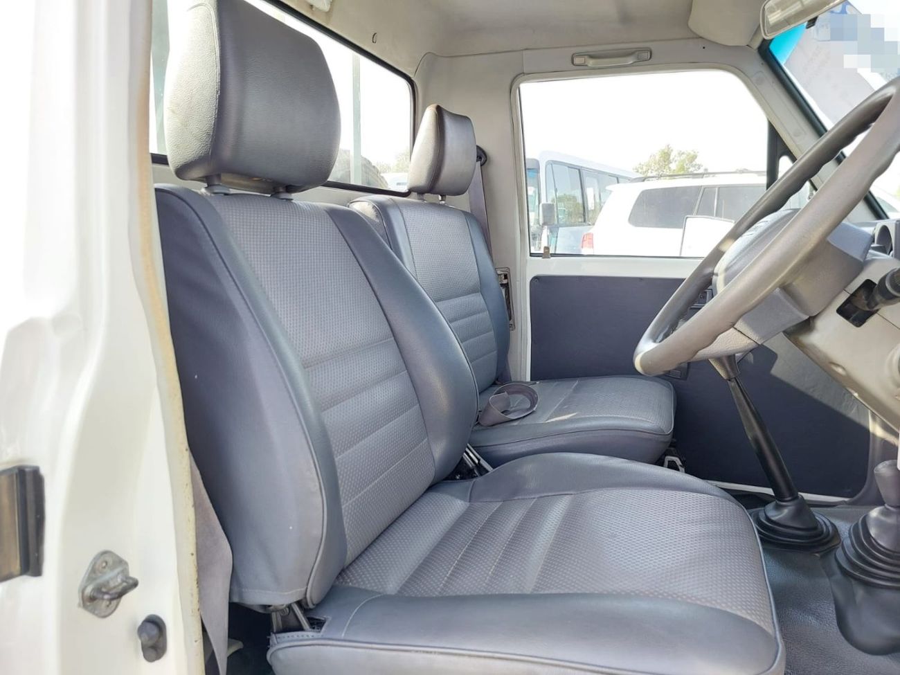 Toyota Land Cruiser TOYOTA LAND CRUISER PICK UP RHD 2001 MODEL 4.2 L DIESEL MANUAL(PM17402)