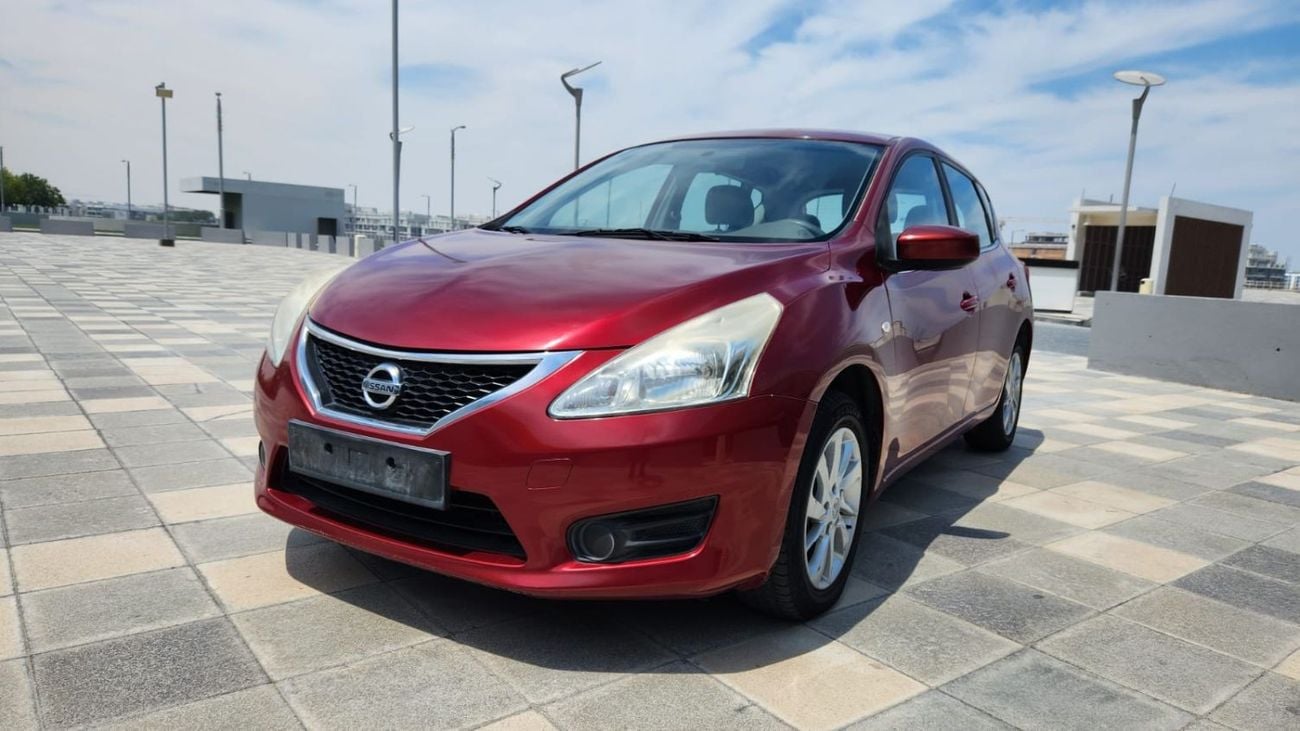Nissan Tiida SV