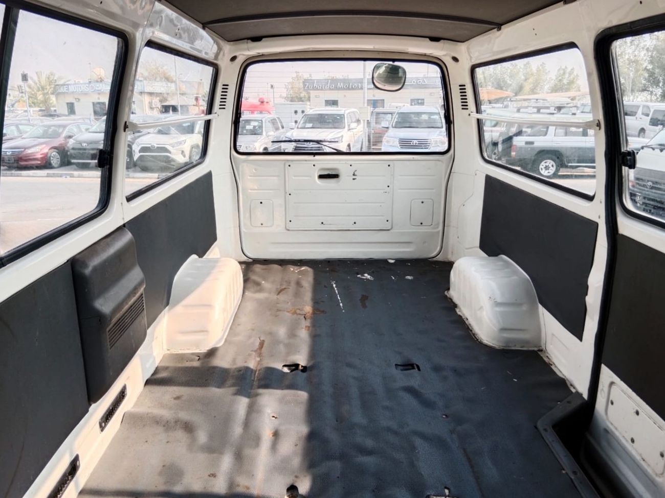 Toyota Hiace TOYOTA HIACE VAN RIGHT HAND DRIVE (PM1603)