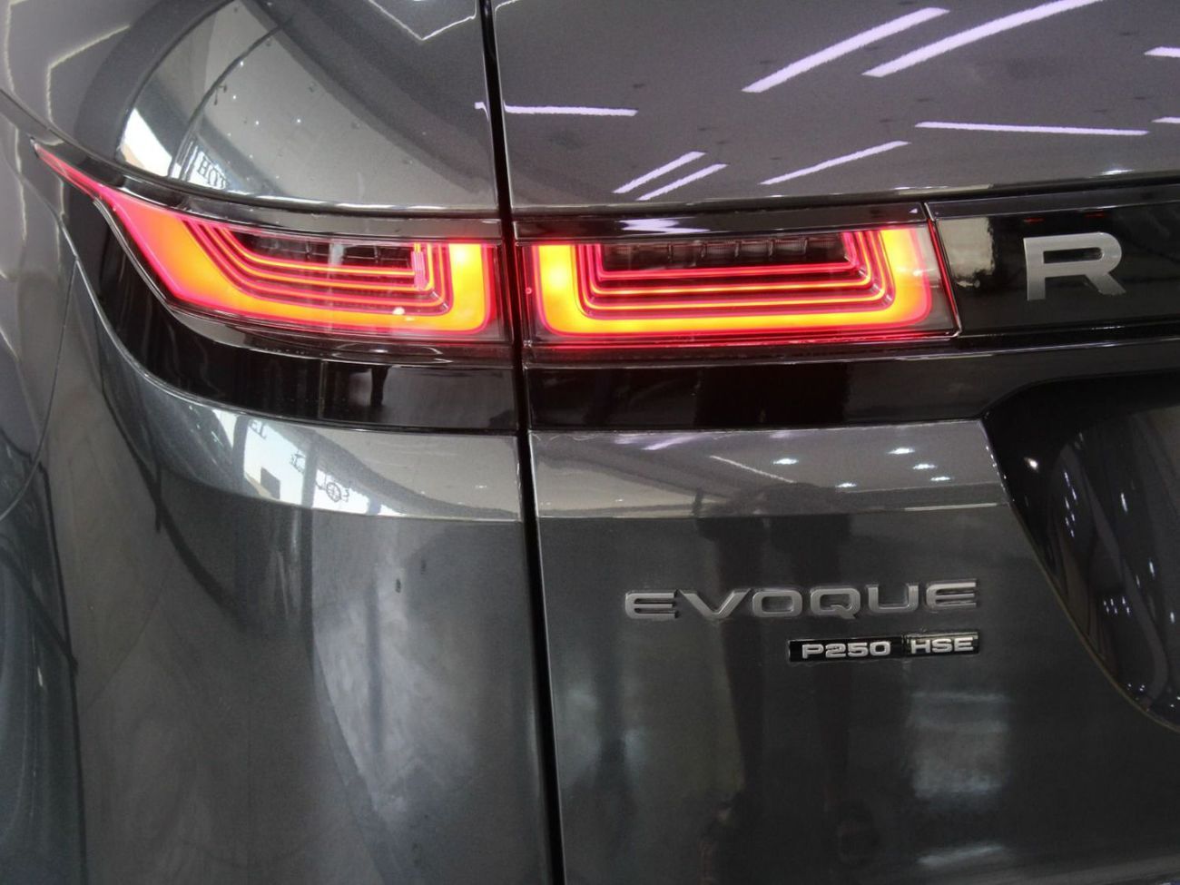 لاند روفر رانج روفر إيفوك - P250 HSE | With Warranty