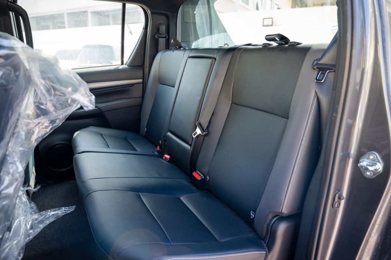 تويوتا هيلوكس 2.8L GD Adventure | Double Cabin Pickup | Automatic | Four Wheel drive | Diesel | 5 Seats | 4 Door