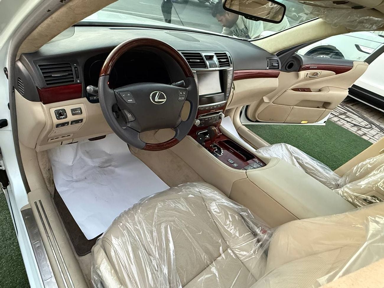 Lexus LS460 SWB luxury, comfort, and performance