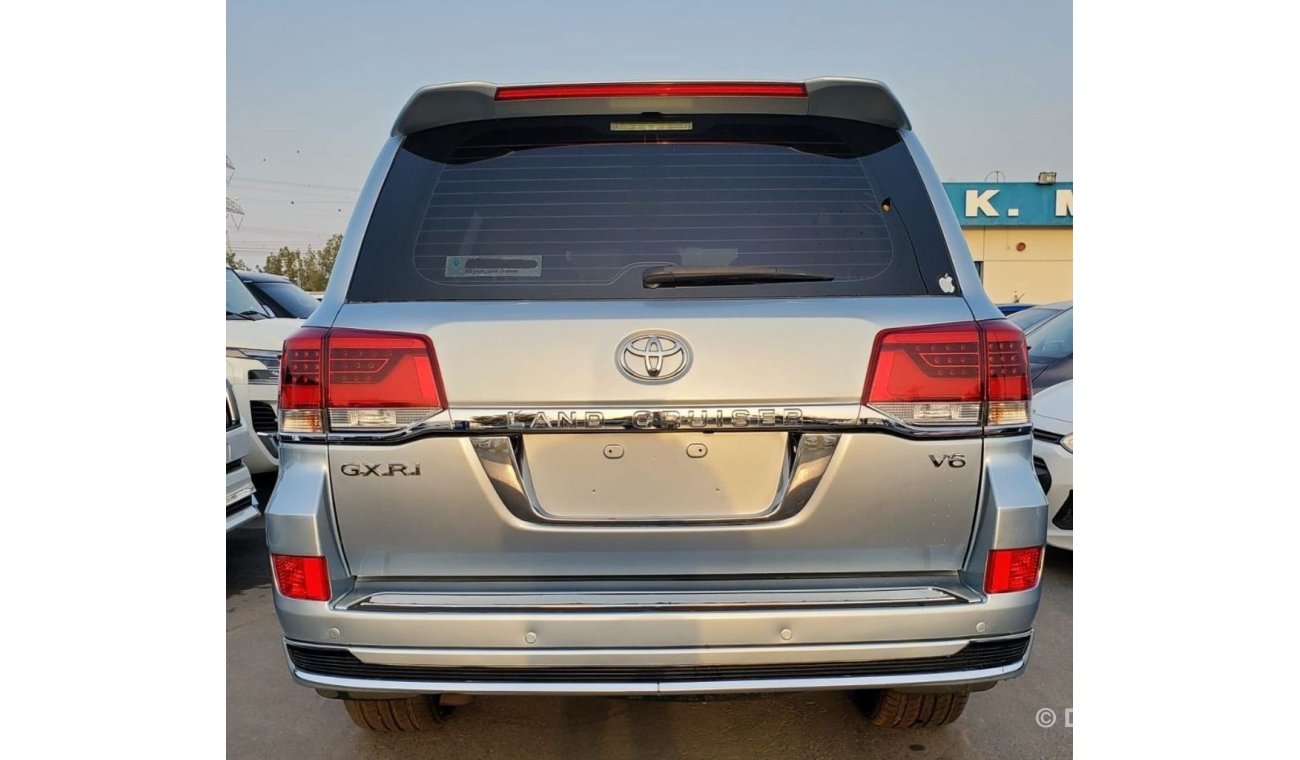 Toyota Land Cruiser GXR V6 2011