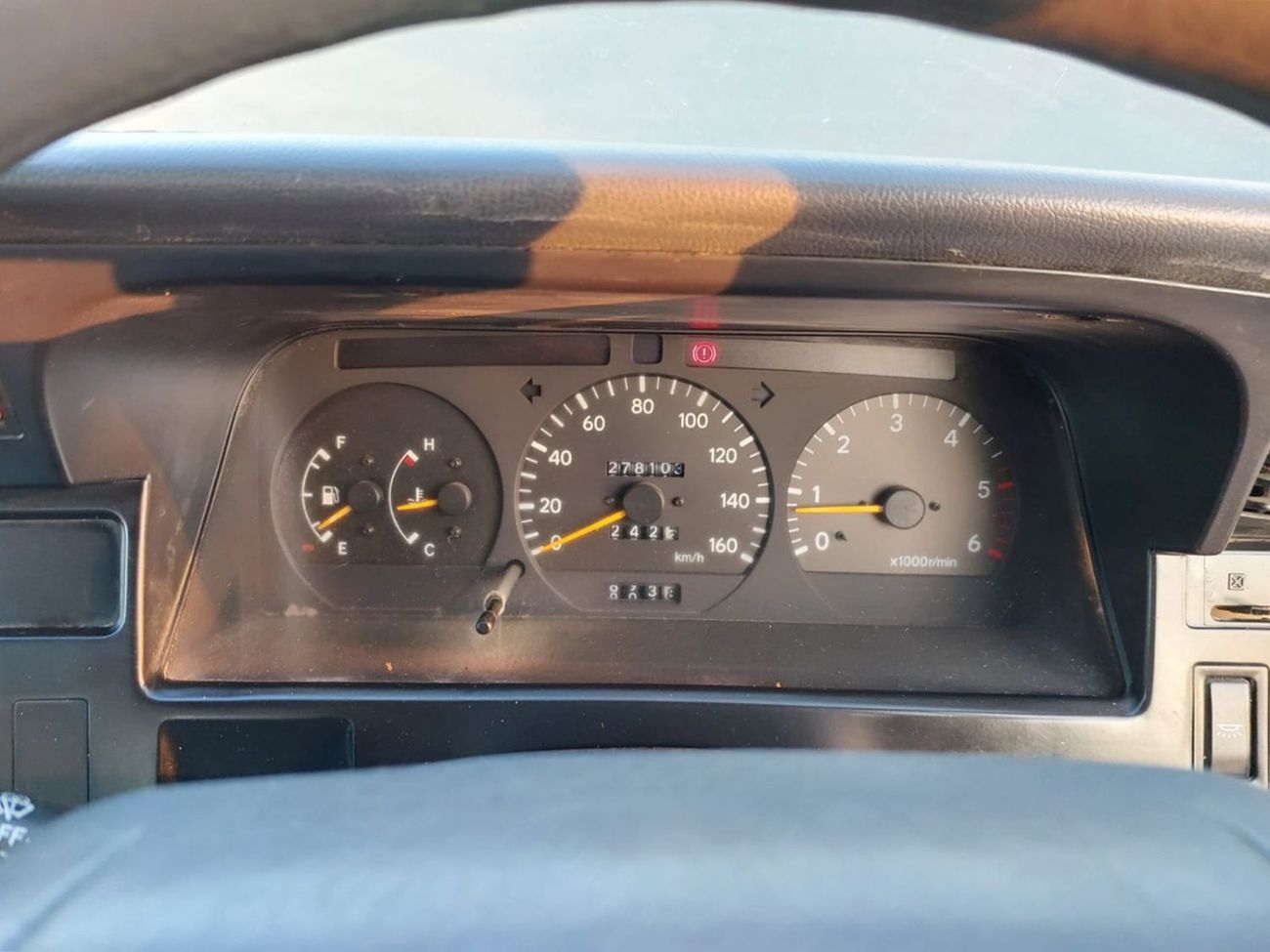 تويوتا هاياس TOYOTA HIACE COMMUTER VAN RHD 2004 MODEL 3.0 L DIESEL MANUAL(PM20757)