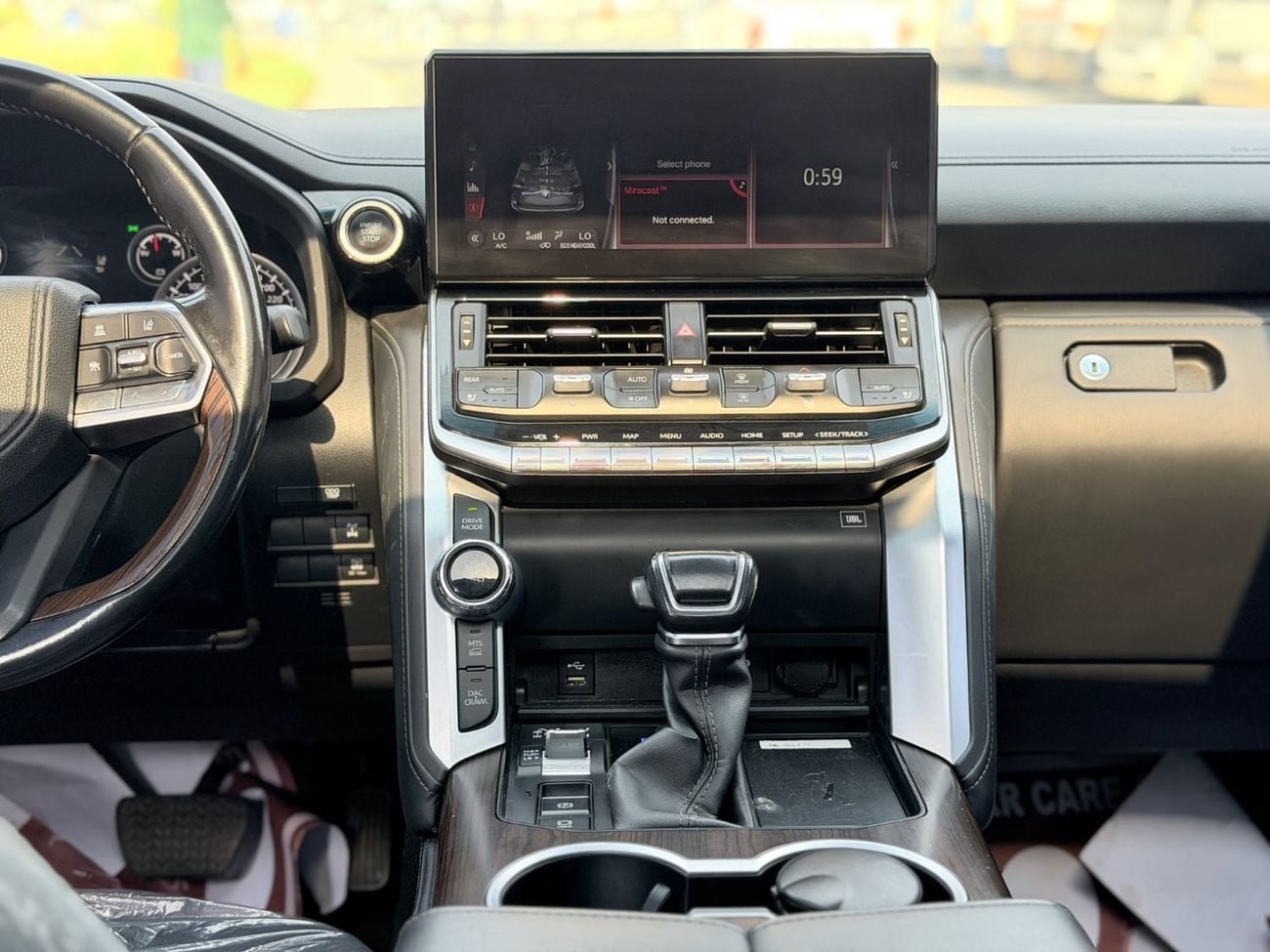 تويوتا لاند كروزر VXR تويوتا لاندكروزر LC300 SUV، محرك بنزين ثنائي التوربو سعة 3.5 لتر، 7 مقاعد، 5 أبواب، لون خارجي أسود، 