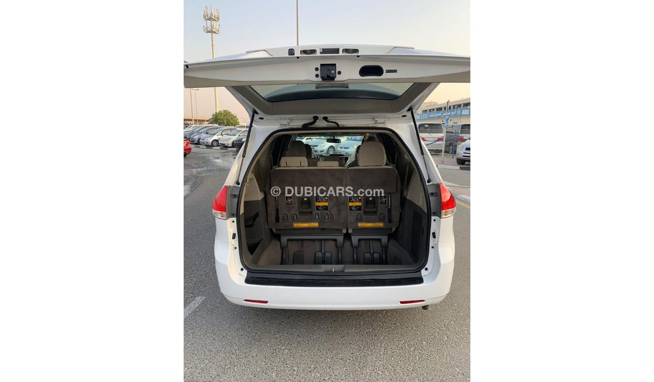 Toyota Sienna LE  3.5L V6 2014 RUN & DRIVE AMERICAN SPECIFICATION