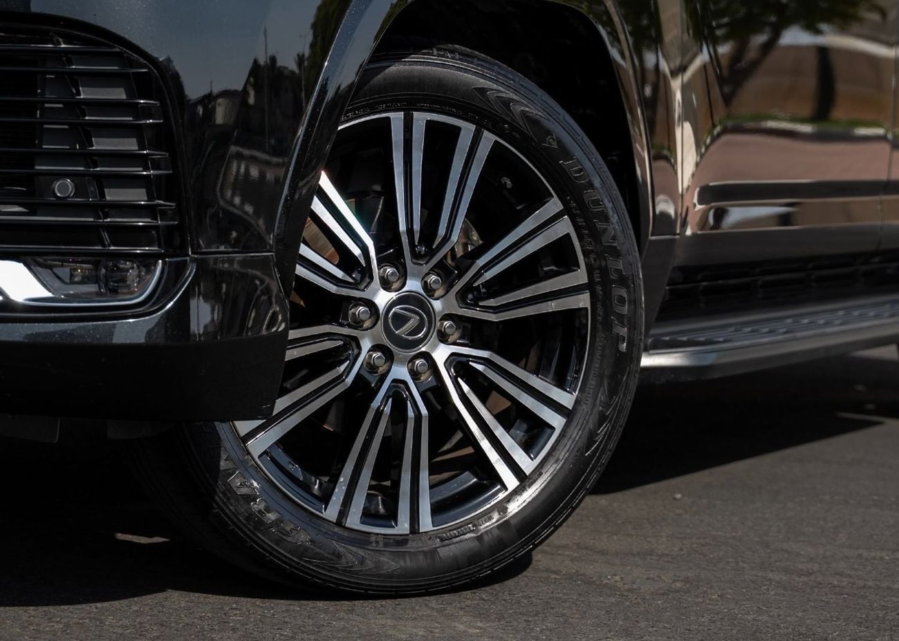 لكزس LX 600 SIGNATURE with Mark Levinson / Black in Tan / 22inch Rims