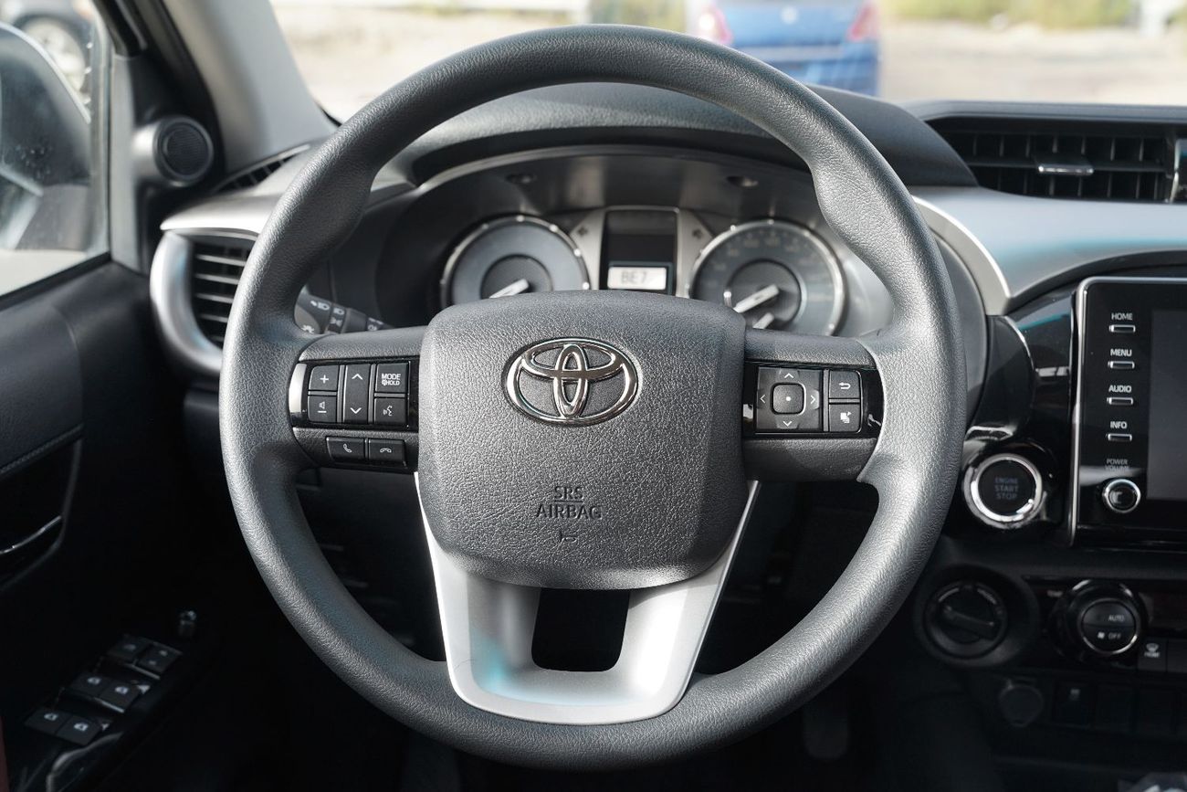 تويوتا هيلوكس 2.7L SR5 - Manual Transmission - GCC Specs - Rear Camera - Bed Liner