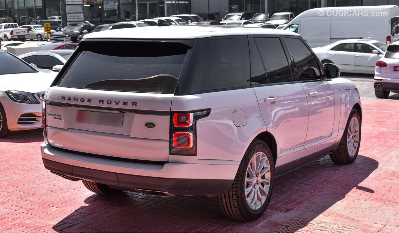 Used Land Rover Range Rover Vogue SE Supercharged 2019 for sale in Abu