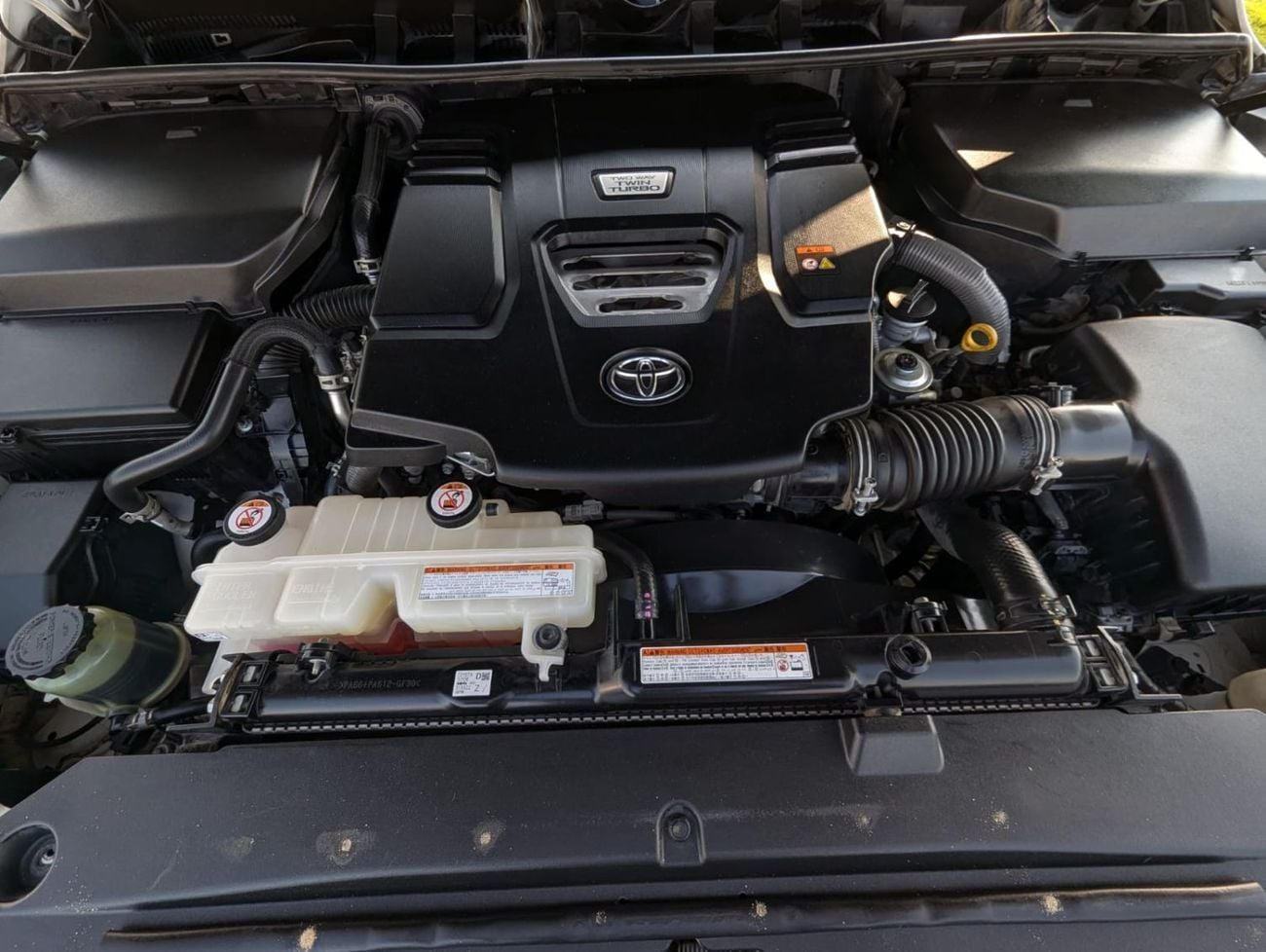 تويوتا لاند كروزر GR SPORT LHD Twin Turbo 3.3L V6 Diesel Engine Automatic Gear 4WD 7 Seats 5 door