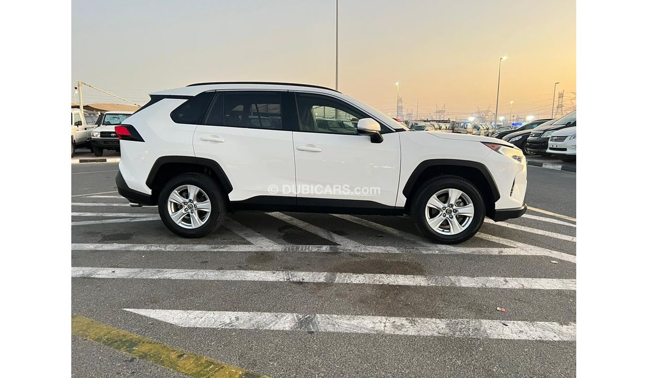 Toyota RAV4 2019 Toyota RAV4 XLE SUV,  4CYL, Automatic, Four Wheel Drive / EXPORT ONLY