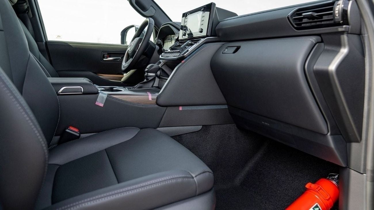 Toyota Land Cruiser TOYOTA LANDCRUSIER LC300 VX 4.0 PETROL TWIN TURBO