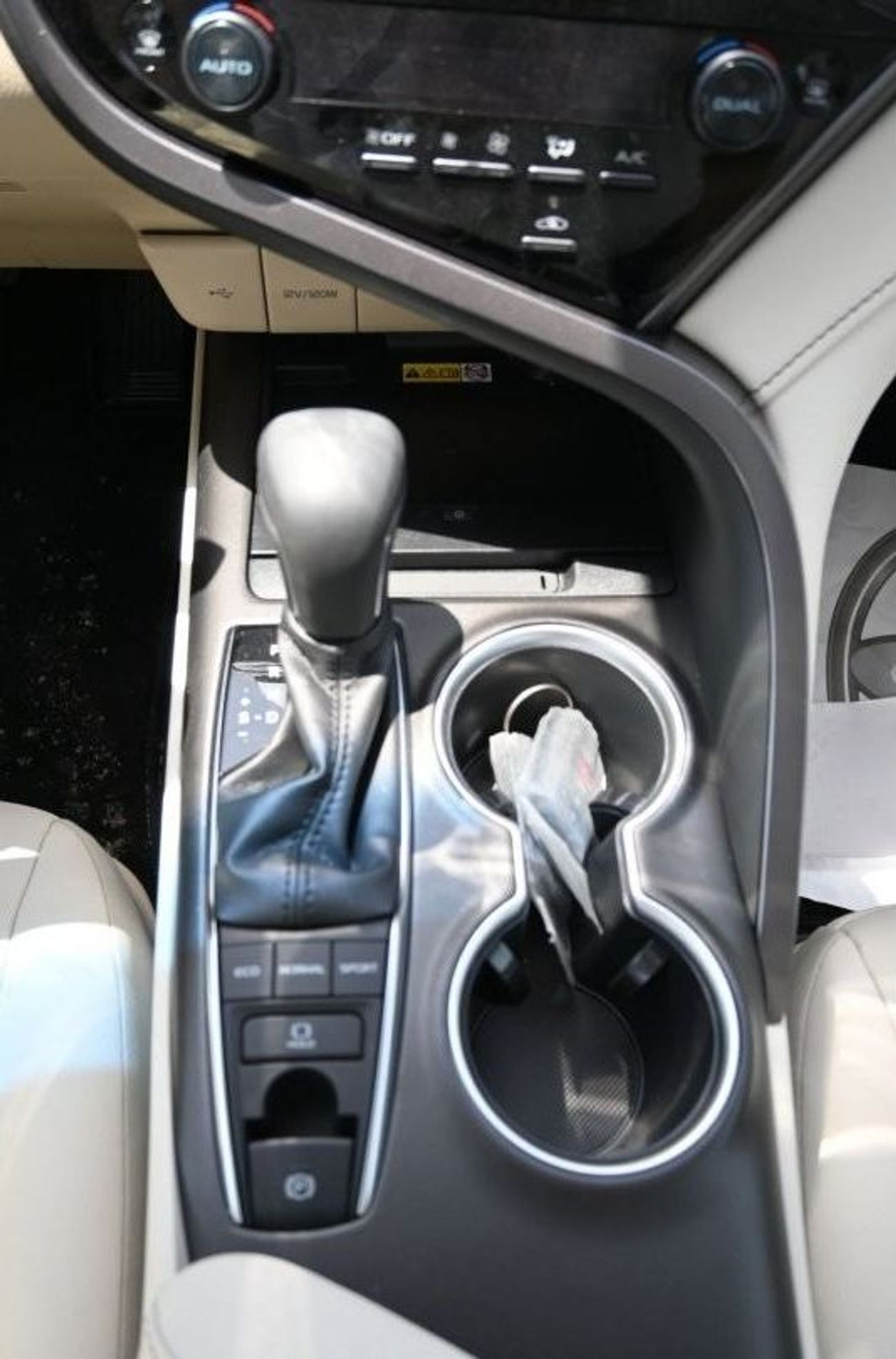 Toyota Camry Toyota Camry Limited 3.5L Petrol, V6, Sedan, FWD, 4Doors Features: Panoramic Roof, Radar, Cruise Con