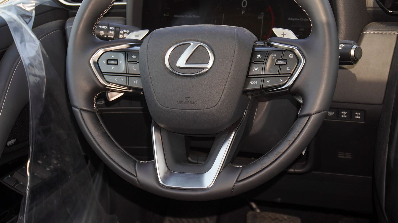 لكزس LX 600 3.5L V6