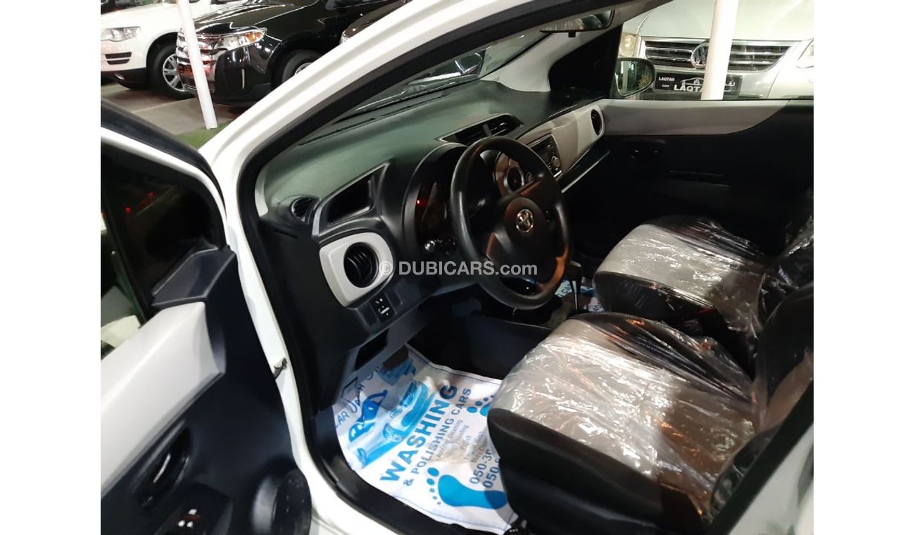 تويوتا يارس ٢٠١٤ خليجي ممتازه جدا لاتحتاج لاى مصاريف