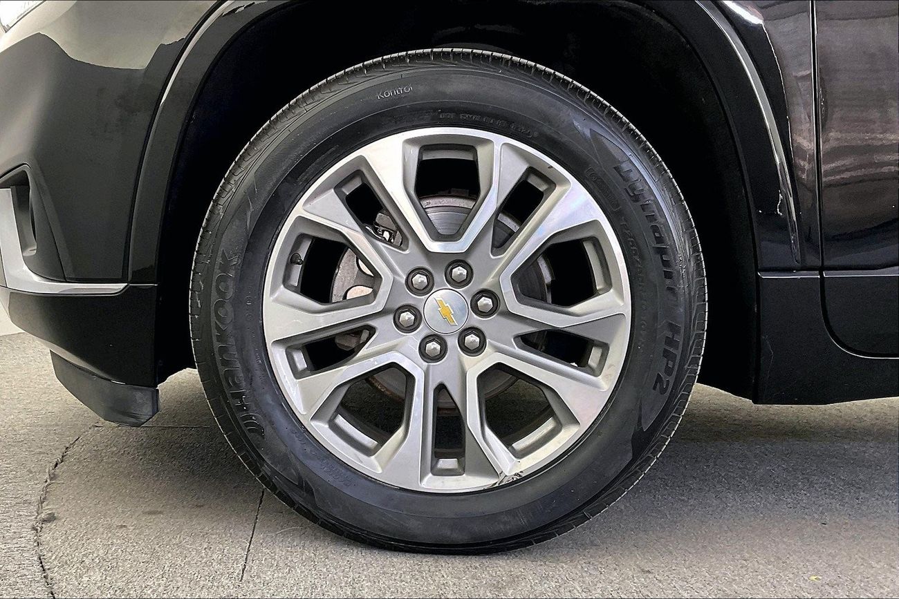 ميتسوبيشي باجيرو GLS Midline w/sunroof | شامل الضمان | 0 ﺪﻔﻋﺓ ﺃﻮﻟﻯ