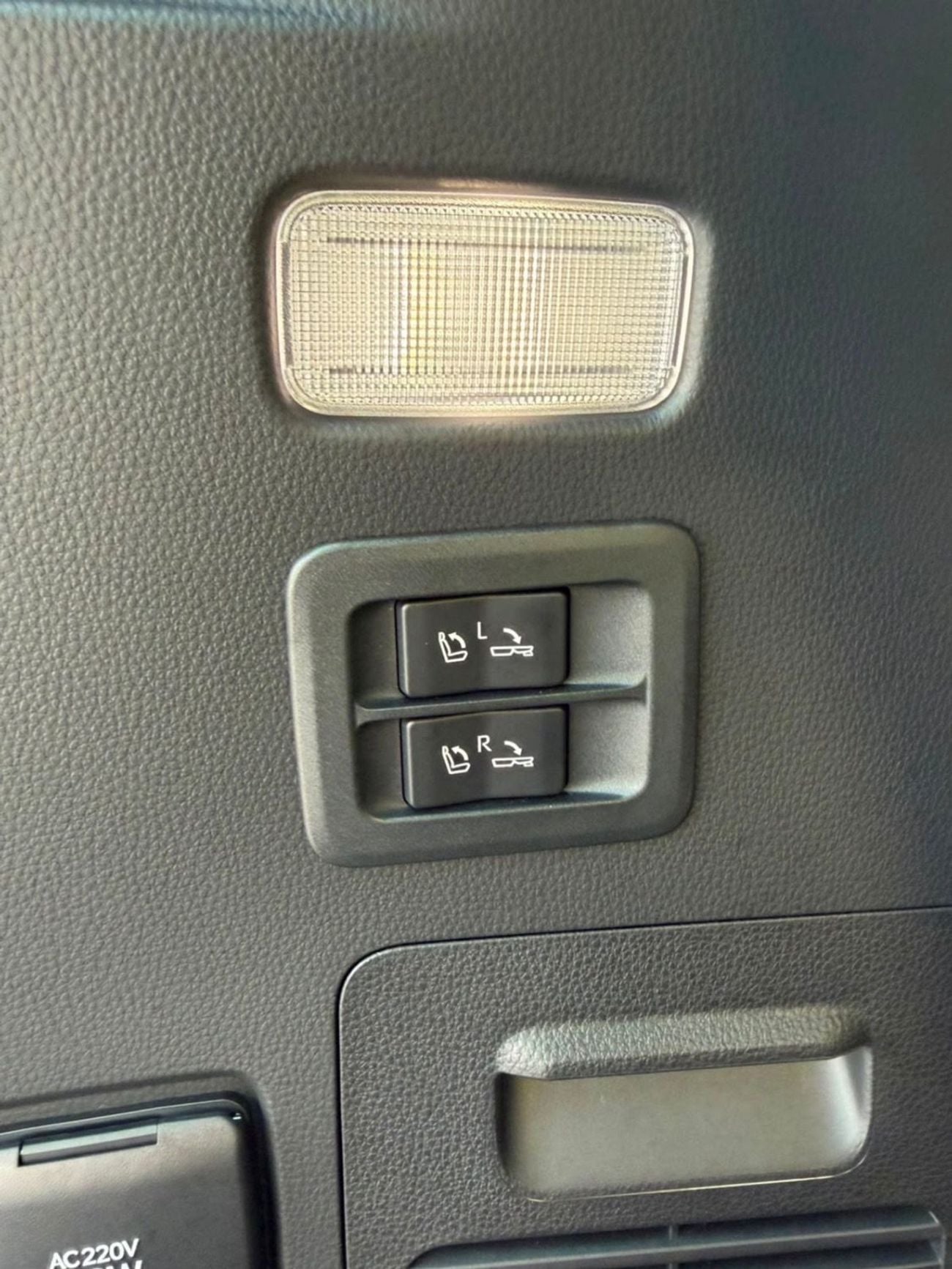 Toyota Land Cruiser VXR