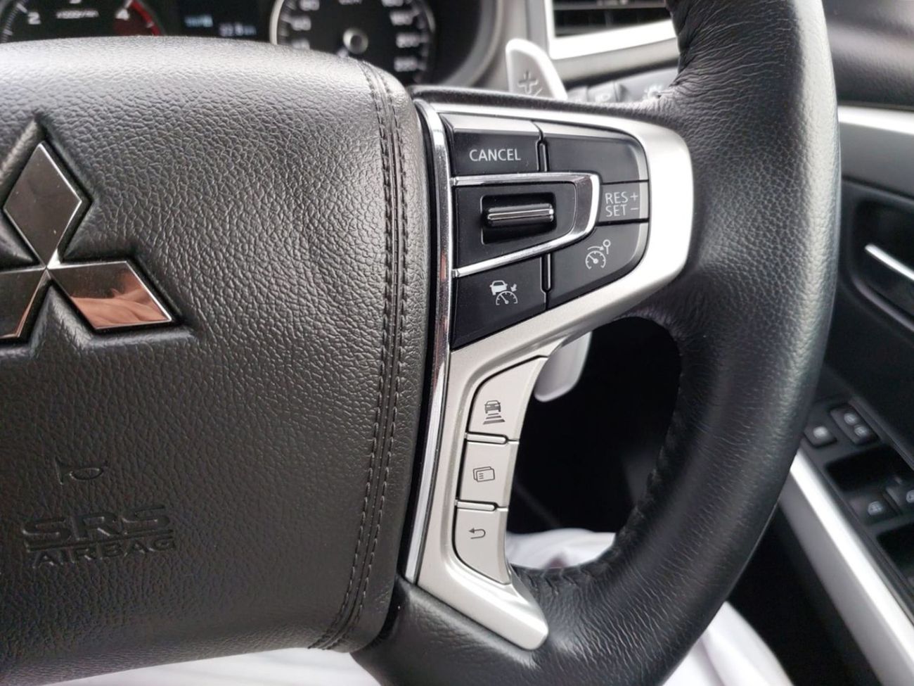 Mitsubishi Pajero MITSUBISHI PAJERO SUV RHD 2023 MODEL 2.4 L DIESEL AUTPMATIC(PM11732)