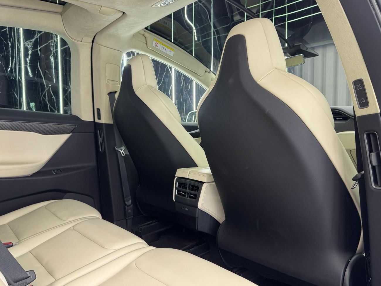 تسلا موديل اكس 2018 Tesla Model X 75D, Full Service History, Carbon Fiber Package, Falcon Wing, GCC