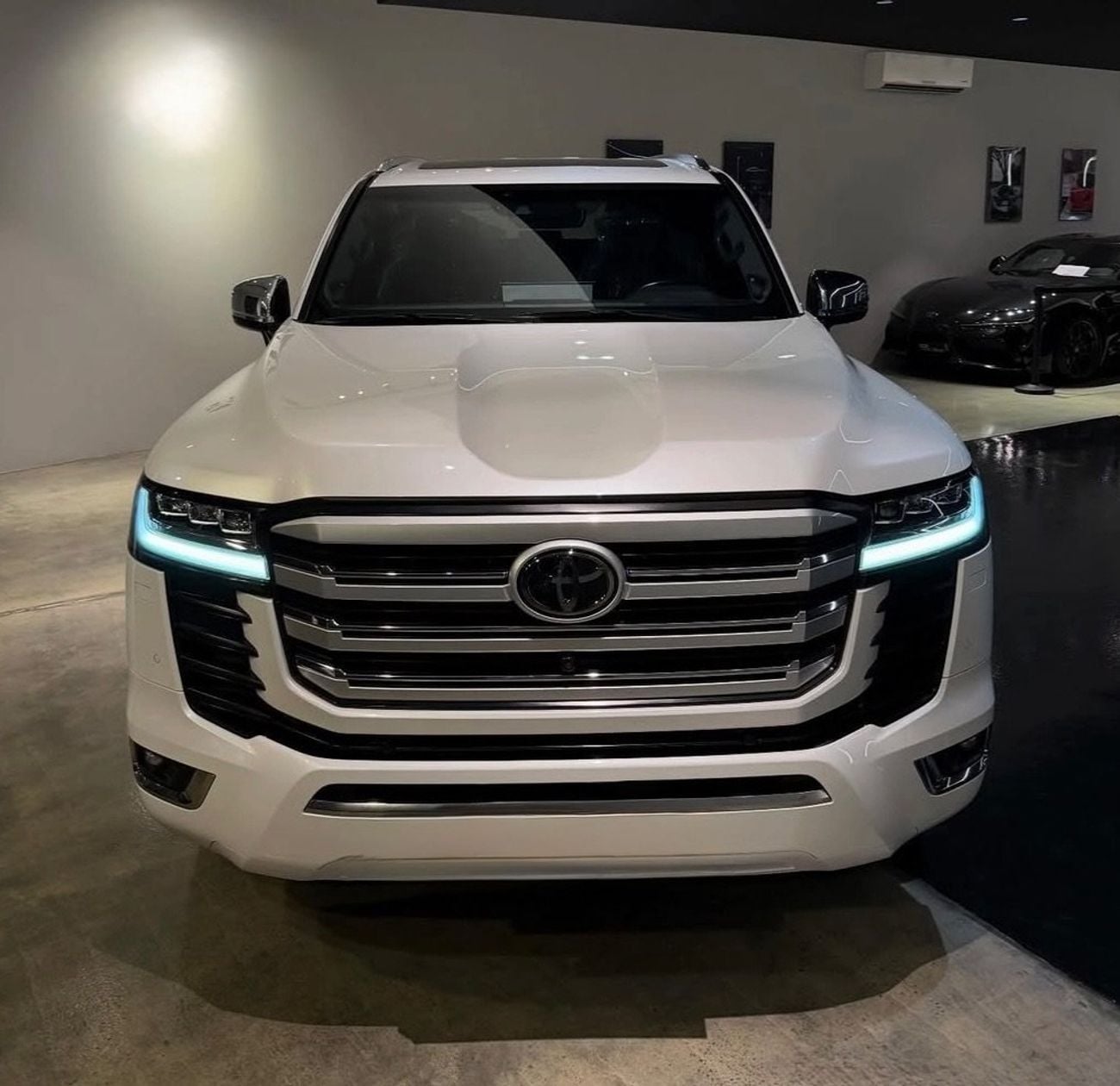 تويوتا لاند كروزر VXR 3.5L