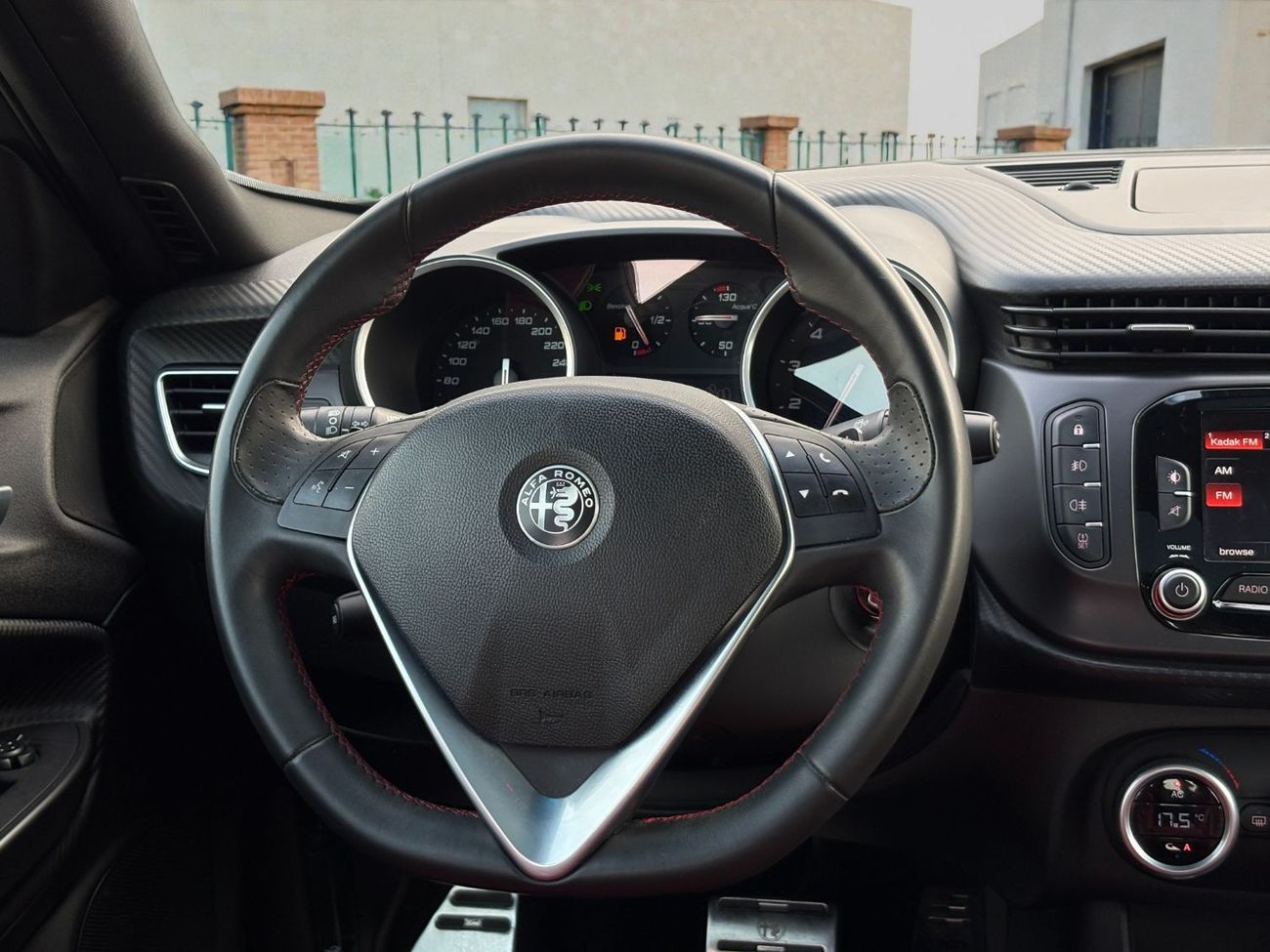 ألفا روميو جوليتا Veloce A/T | 2018 | GCC SPECS | Full Service History | AED 630 per month