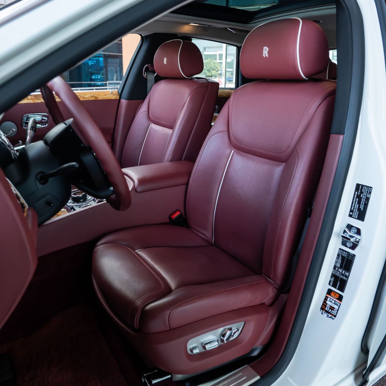 رولز رويس جوست 2015 ROLLS ROYCE GHOST GCC DONE ONLY 48,000KM