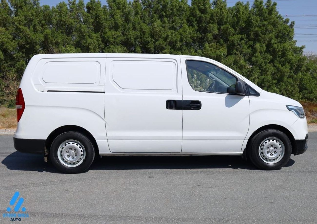 Hyundai H-1 Std 2019 Cargo Van 2.5L RWD / Diesel M/T / Like New Condition / Bulk Deals / Lowest Price / Book Now