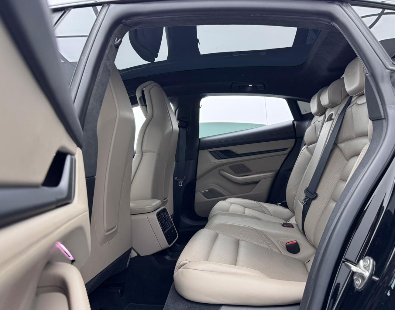 Porsche Taycan Turbo (671 HP) 2021 Porsche Taycan Turbo, December 2027 Porsche Warranty, Excellent Condition