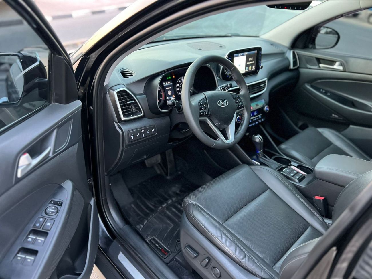 هيونداي توسون 2021  Hyundai Tucson Full Option - 2.4L  V4 - AWD 4x4 -Panoramic View - 360* 5 CAM -Leather seat - 6