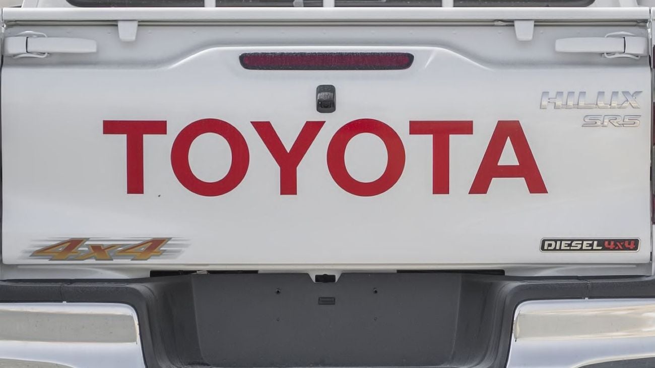 Toyota Hilux ECTAV0094 - 2026 Toyota Hilux Double Cab - High Options with Key Start - 2.4 Diesel Manual -- White