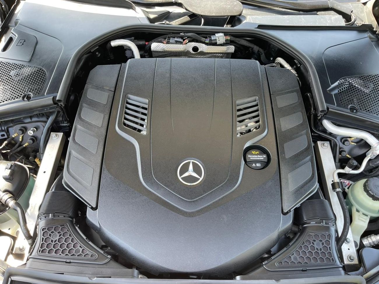 مرسيدس بنز S 580 اكسكلوسيف 4M