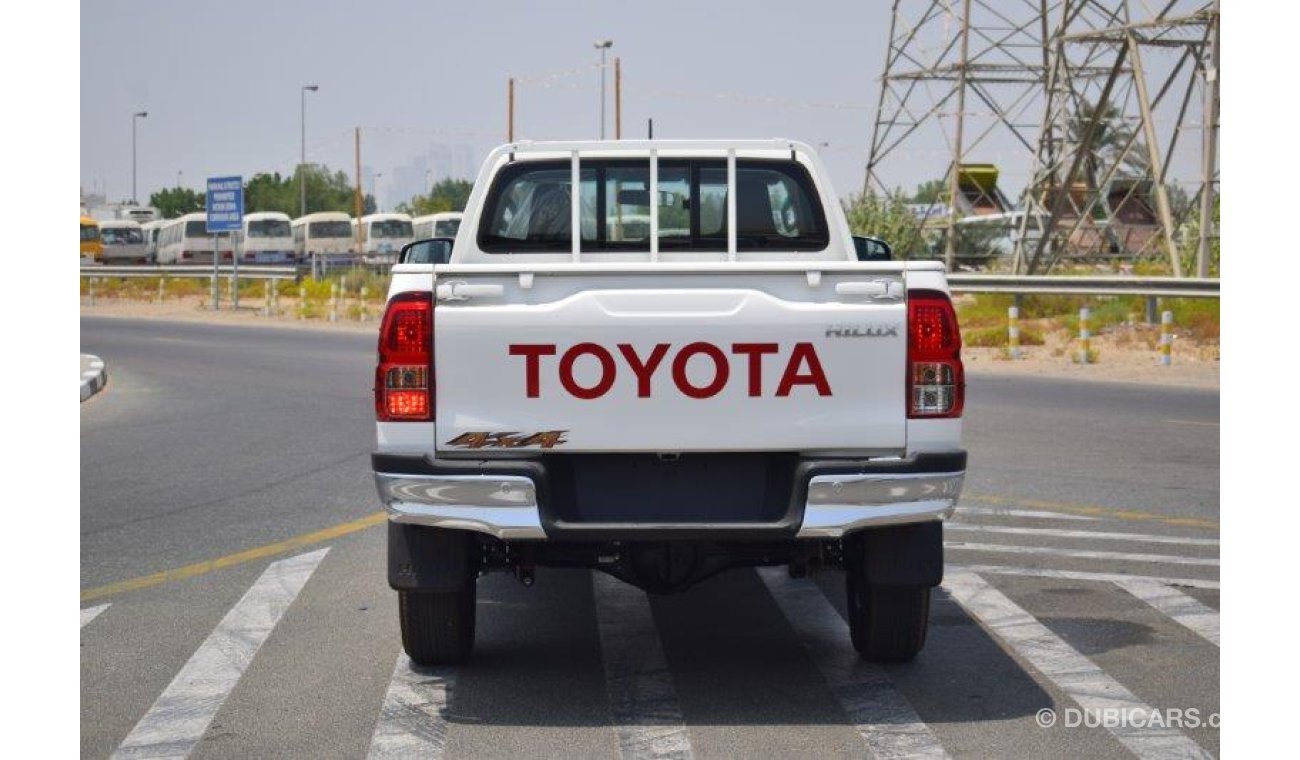 Toyota Hilux Cabin Pickup 2.7L Petrol Manual Transmission with Power Options 4x4