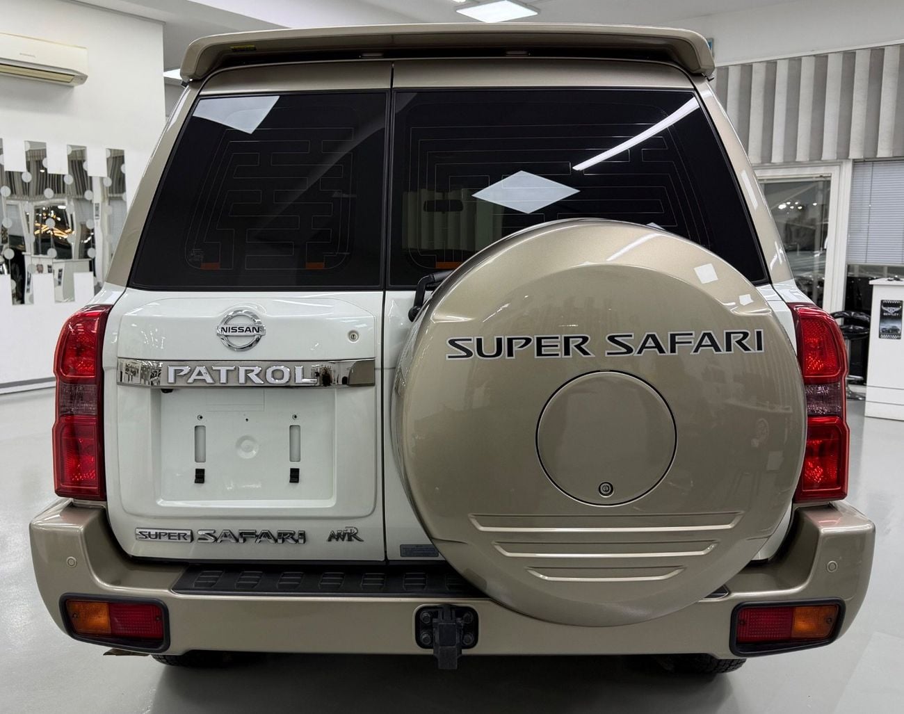 نيسان باترول سوبر سفاري Original paint .. Warranty .. Perfect Condirion