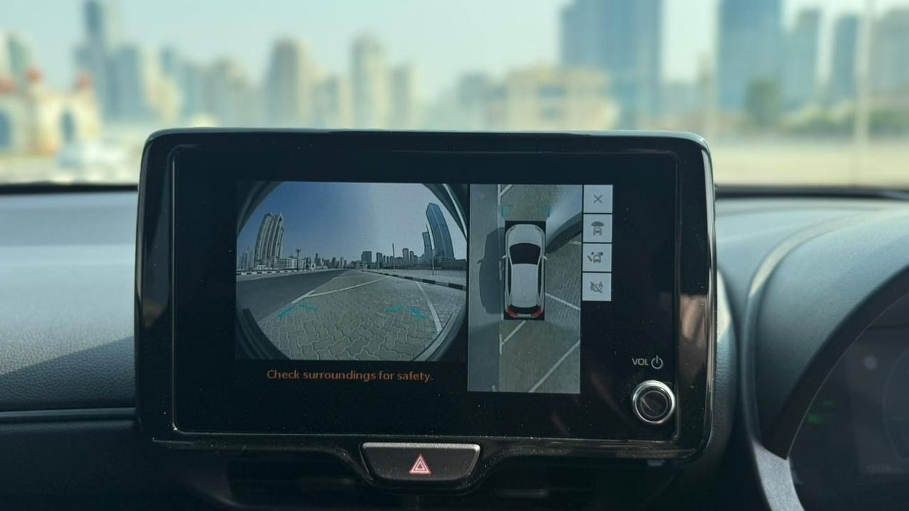 تويوتا يارس كروس YARIS CROSS 1.5 LITER ,PETROL RIGHT HAND ,FOR EXPORT ONLY