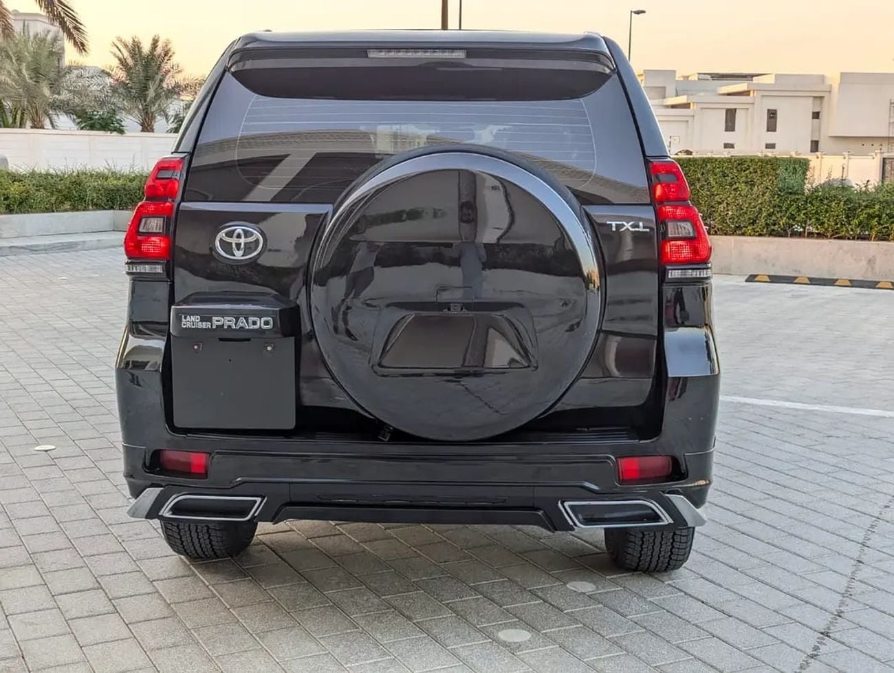 Toyota Prado TX-L FACELIFTED WITH INTERIOR AND EXTERIOR GCC V4 2.7L IN EXCELLENT CONDITION
