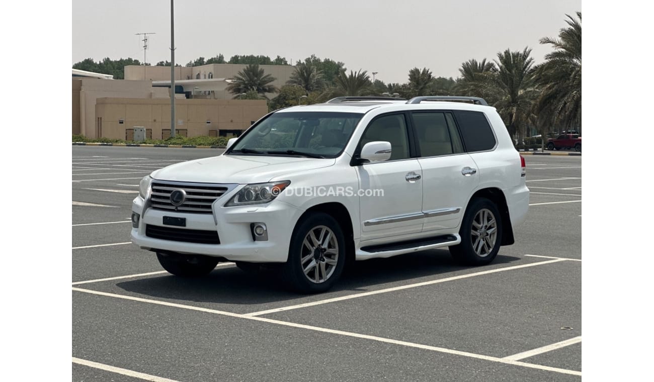 Lexus LX 570 Platinum MODEL 2014 GCC CAR PERFECT CONDITION INSIDE AND OUTSIDE FULL ORIGINAL PAINT ONE OWNER 2 key