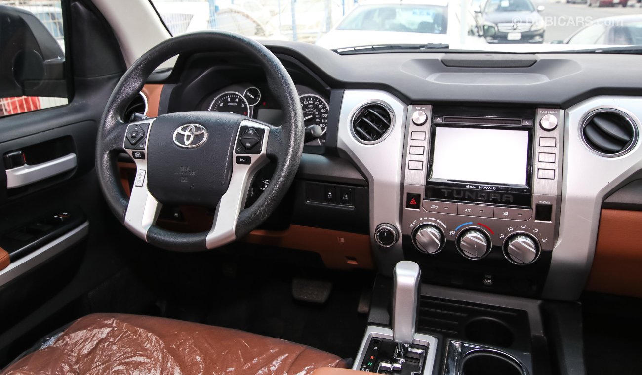 Toyota Tundra SR5 5.7 L