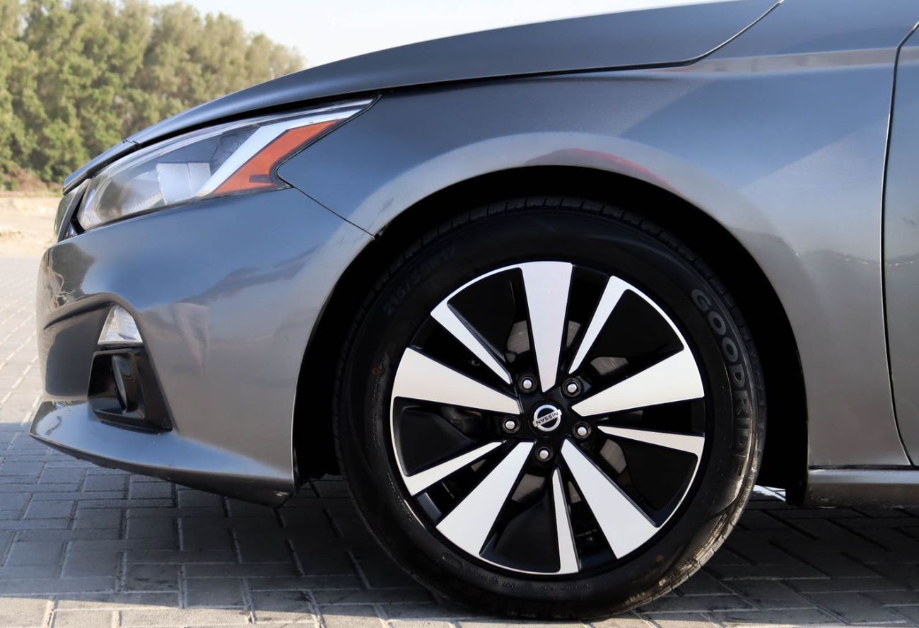 Nissan Altima SV 2.5L Nissan Altima 2.5L 2021  GCC, accident-free, in excellent condition 923 P.M