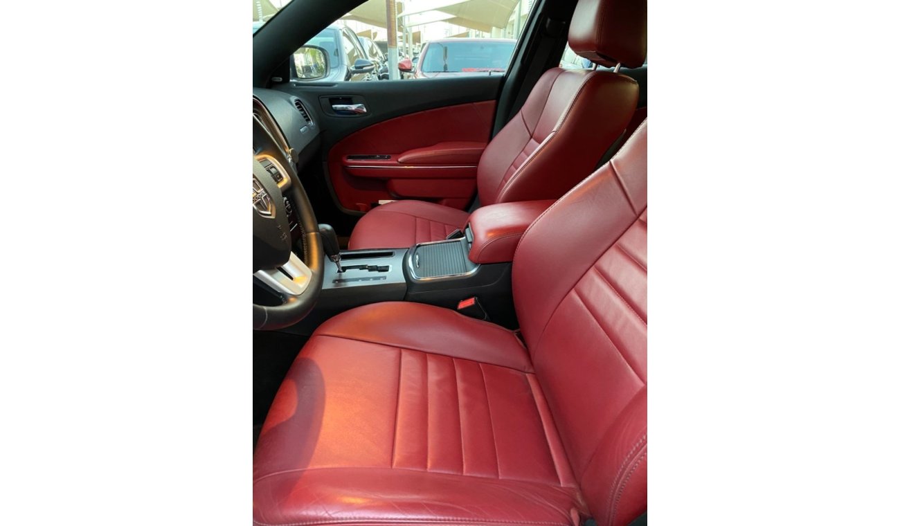 دودج تشارجر Dodge Charger 2014 Hemi 5.7 , GCC, full option in excellent condition