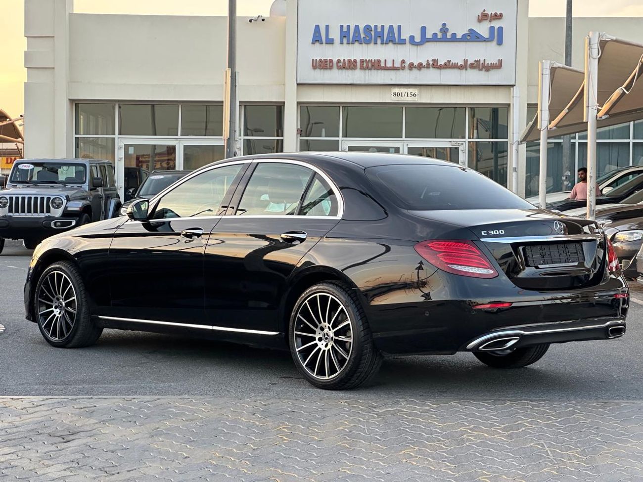 Mercedes-Benz E300 Audi Q5_Gcc_2020_Excellent_Condition _Full option