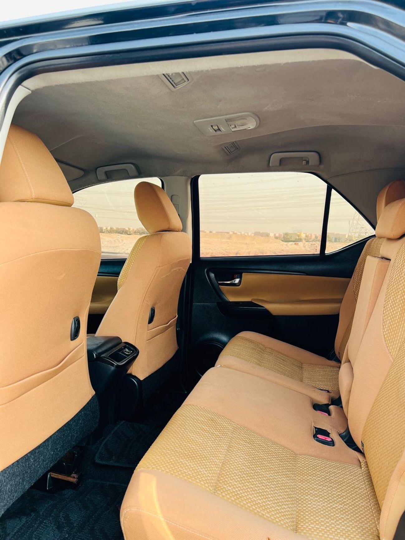 تويوتا فورتونر petrol 2.7 Liter ,Left hand drive 2016 model only for export available